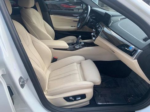 Used 2020 BMW 530i w/ Convenience Package image 10