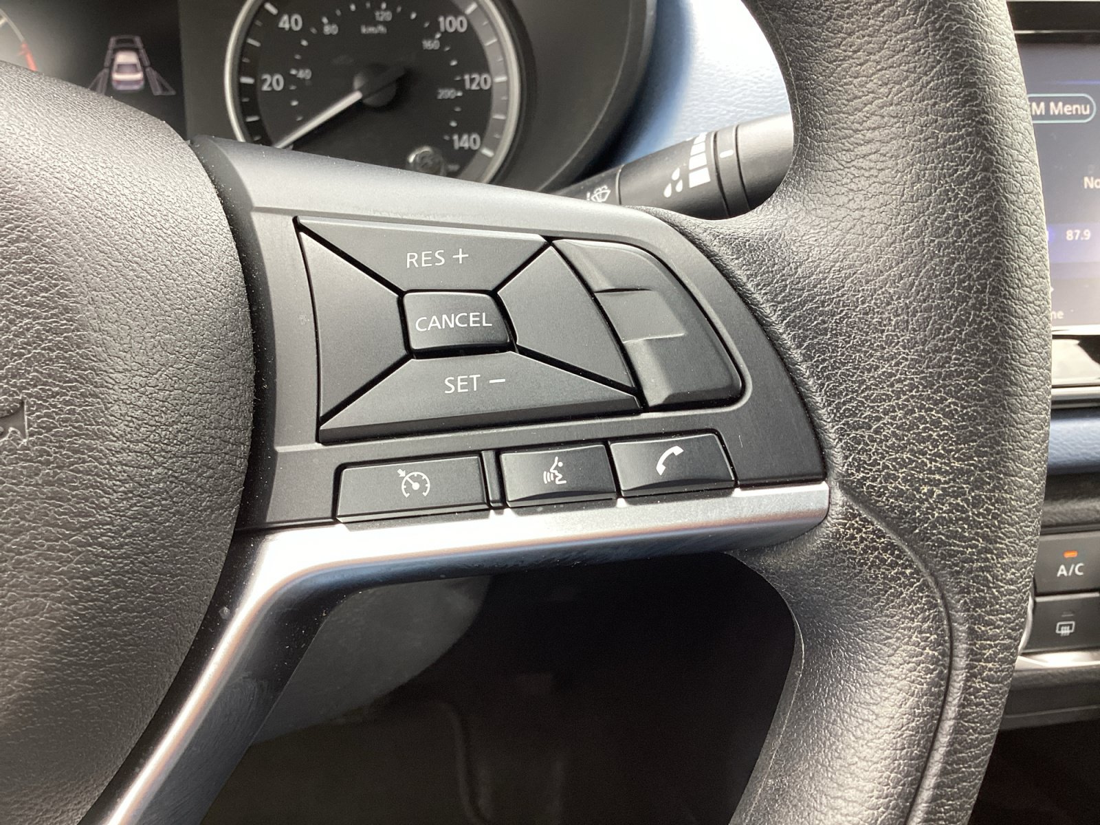 Used 2025 Nissan Versa SV FWD image 6