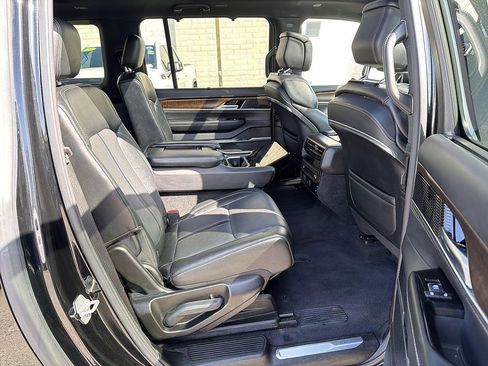 Used 2024 Jeep Grand Wagoneer L 4WD image 27