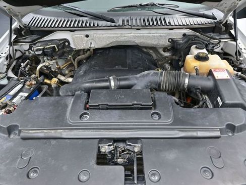 Used 2015 Ford Expedition XL image 42