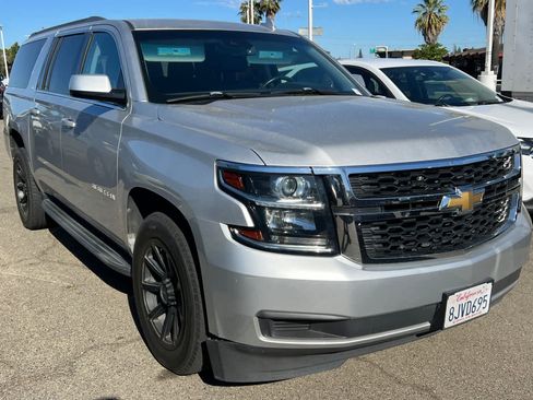 Used 2018 Chevrolet Suburban LT AWD/4WD image 3
