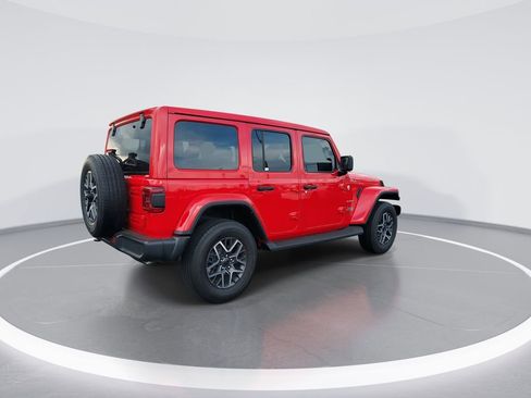 Used 2024 Jeep Wrangler Unlimited Sahara w/ Technology Group AWD/4WD image 8