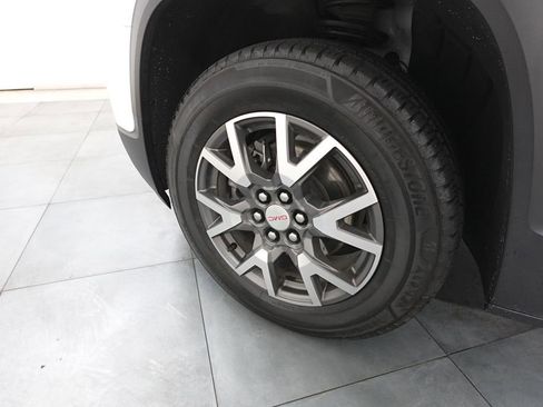 Used 2023 GMC Acadia SLE image 28