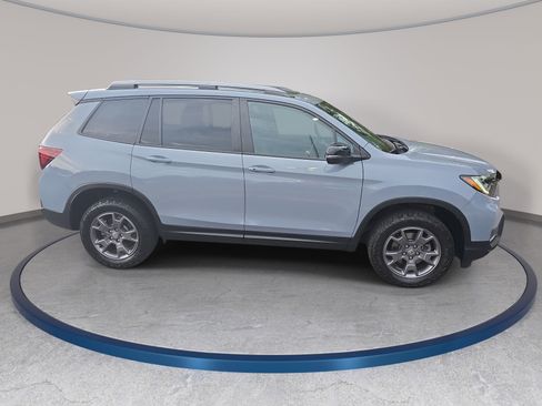 Used 2024 Honda Passport TrailSport image 4