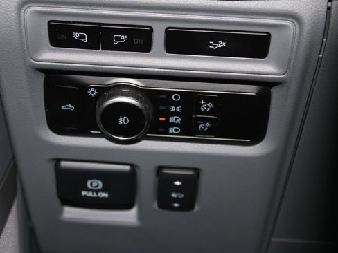 Used 2023 Ford F150 Lariat w/ Max Trailer Tow Package image 41