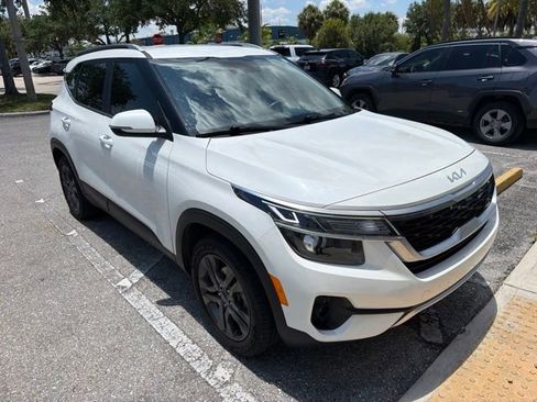 Used 2022 Kia Seltos S FWD image 3