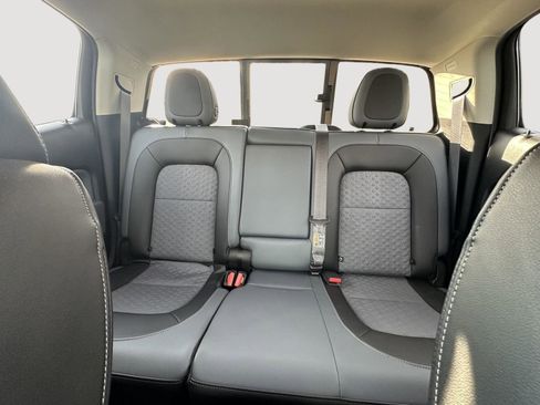 Used 2017 Chevrolet Colorado Z71 w/ LPO, Gearon Divider Package image 15