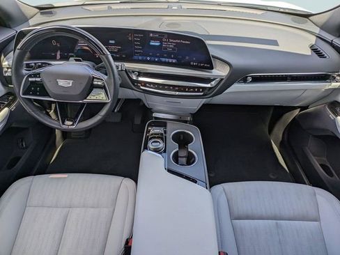Used 2025 Cadillac Lyriq Luxury RWD image 16