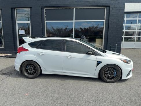 Used 2017 Ford Focus RS image 9