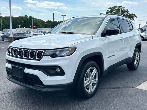 Used 2024 Jeep Compass Latitude w/ Altitude Special Edition AWD/4WD image 7