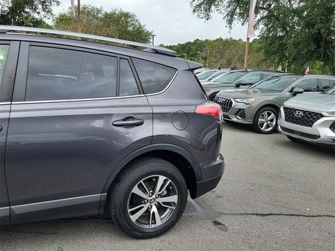Used 2018 Toyota RAV4 XLE image 7