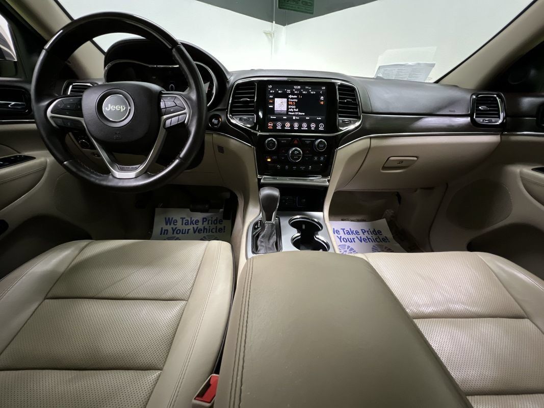 Used 2019 Jeep Grand Cherokee Overland AWD/4WD image 19