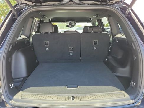 Used 2024 Jeep Grand Cherokee Limited w/ Black Appearance Package RWD image 8
