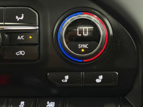 Used 2020 Chevrolet Silverado 1500 LT w/ All-Star Edition AWD/4WD image 26