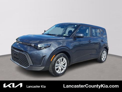 Used 2023 Kia Soul LX image 1