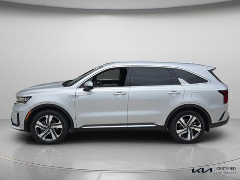 Certified 2023 Kia Sorento SX Prestige AWD/4WD image 3