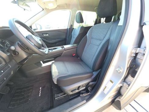 Used 2023 Nissan Rogue SV FWD image 13