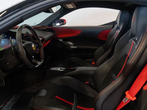 Used 2022 Ferrari SF90 Stradale image 3