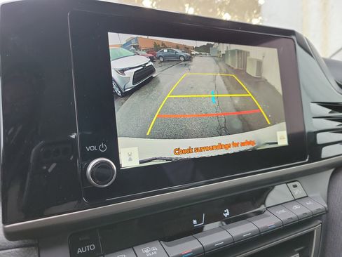 Used 2025 Toyota Camry LE image 72