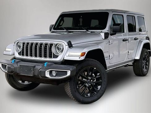Used 2024 Jeep Wrangler Unlimited Sahara AWD/4WD image 3