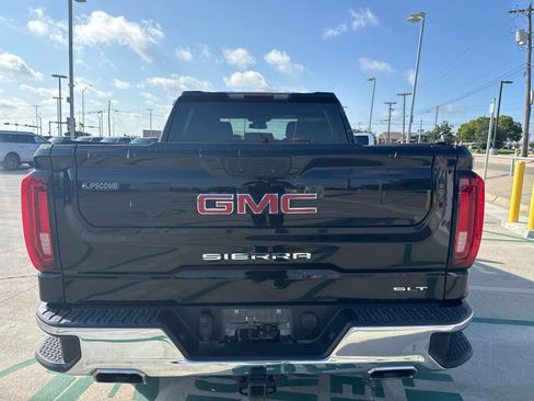 Used 2023 GMC Sierra 1500 SLT AWD/4WD image 4