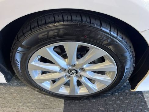 Used 2018 Toyota Camry LE w/ Convenience Package FWD image 9