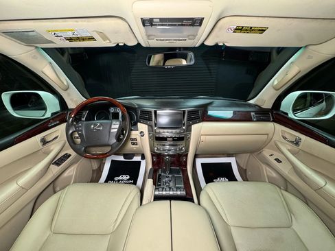 Used 2011 Lexus LX 570 4WD w/ Luxury Pkg image 26