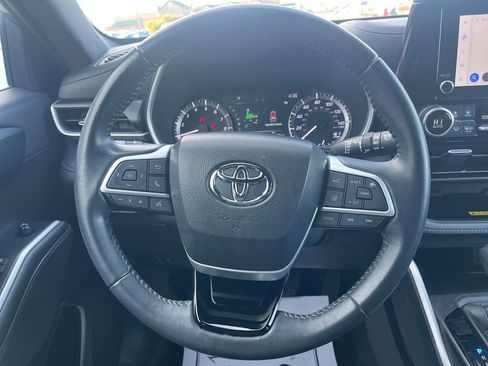 Certified 2023 Toyota Highlander XSE image 19