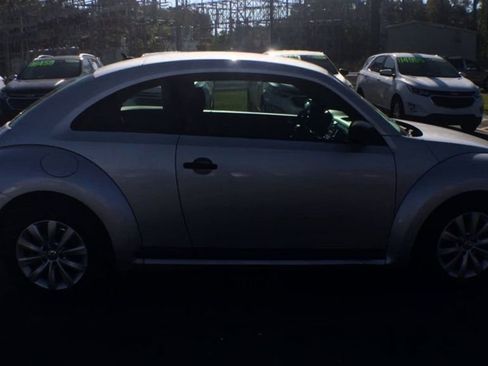 Used 2013 Volkswagen Beetle 2.5 image 8
