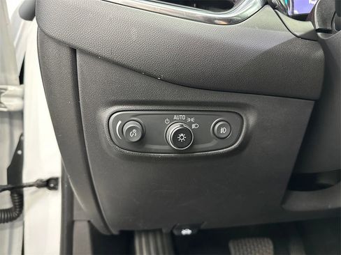 Used 2020 Chevrolet Equinox Premier image 33