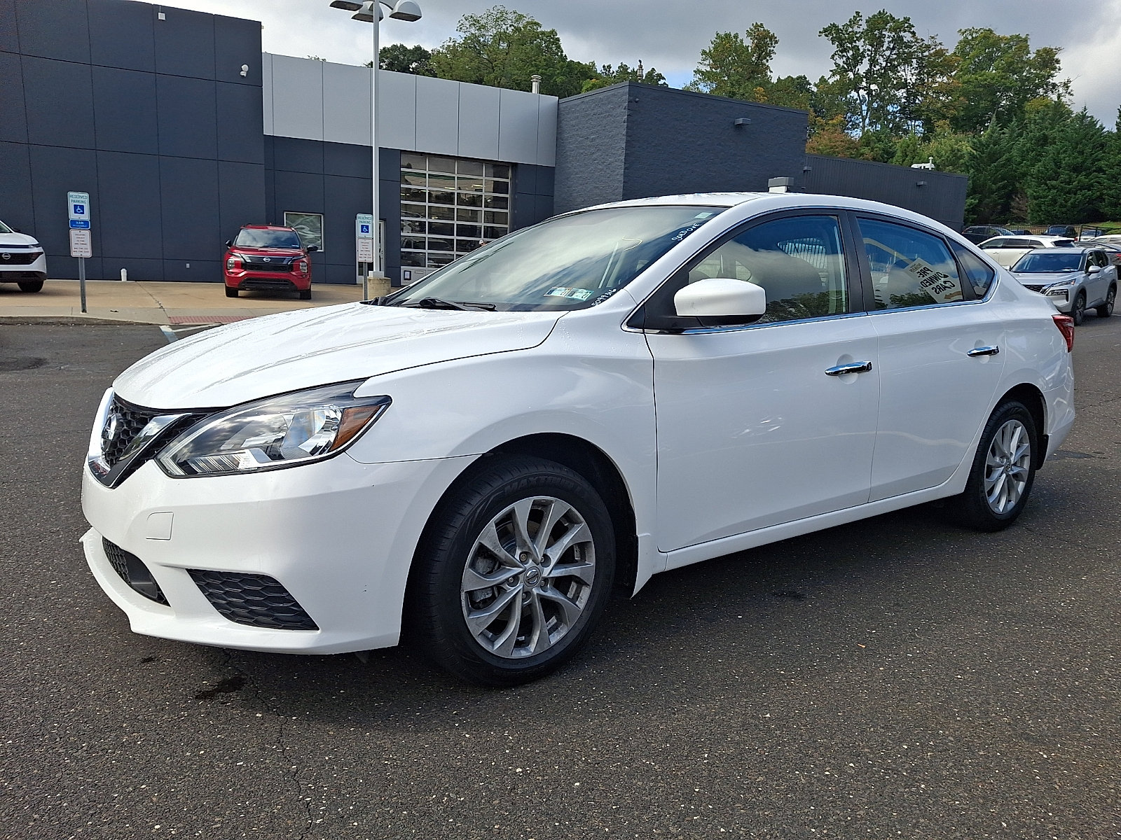 Certified 2019 Nissan Sentra SV FWD image 3