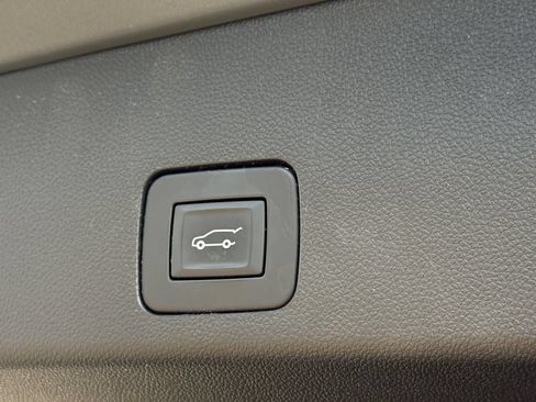 Used 2020 Buick Encore GX Preferred w/ Cold Weather Comfort Package AWD/4WD image 42