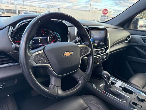 Used 2023 Chevrolet Traverse LT image 39