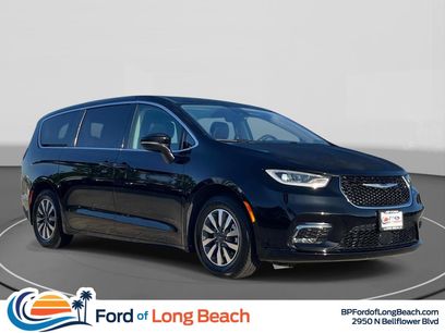 Used 2024 Chrysler Pacifica Limited