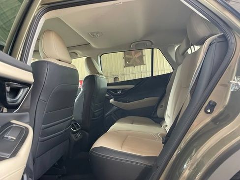 Used 2025 Subaru Outback Limited AWD/4WD image 26