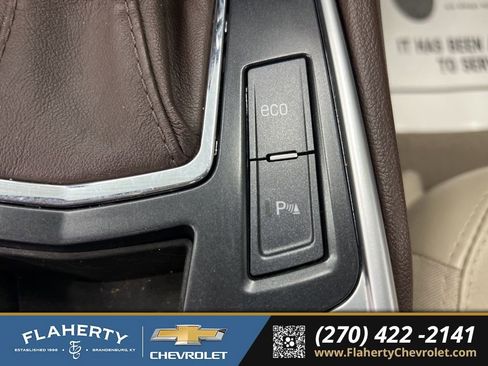 Used 2016 Cadillac SRX Luxury image 32