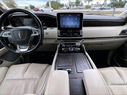 Used 2020 Lincoln Navigator Reserve w/ Luxury Package image 15