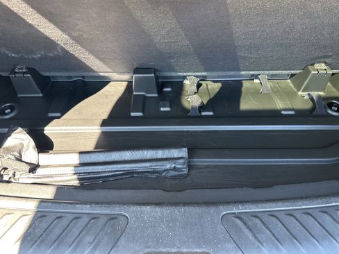 Used 2021 GMC Yukon SLT image 39