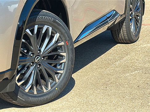 New 2026 Nissan Rogue Platinum w/ Platinum Premium Package image 3