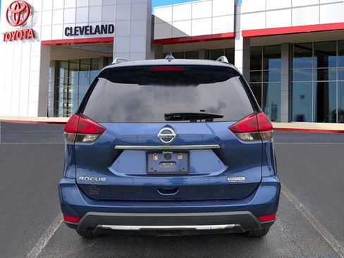Used 2019 Nissan Rogue S w/ Special Edition Package FWD image 6