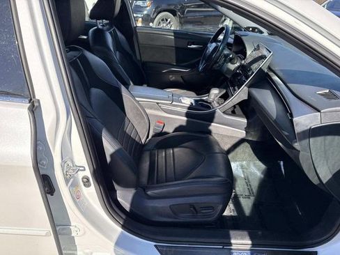 Used 2019 Toyota Avalon XSE image 9