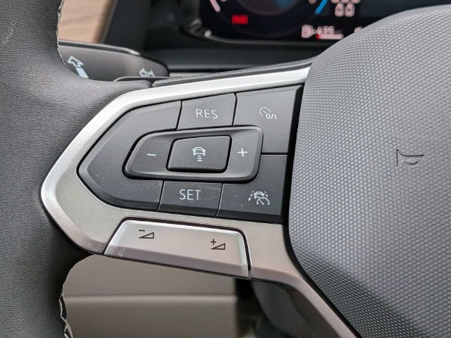 New 2026 Volkswagen Atlas SE FWD image 27