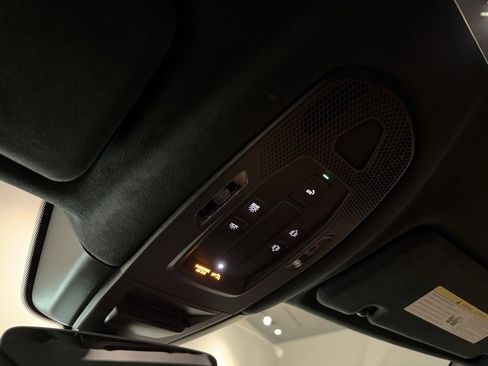 Certified 2025 Porsche Cayenne Turbo image 23