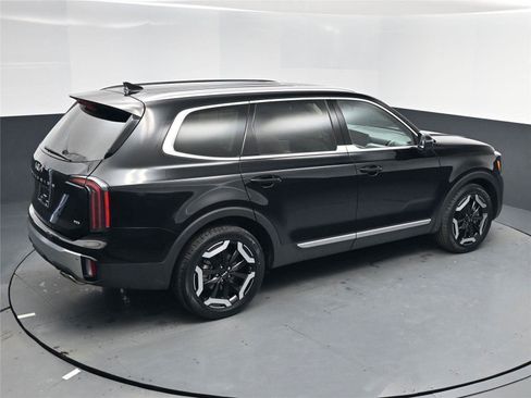 Used 2024 Kia Telluride EX image 26