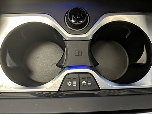 Used 2024 BMW X7 M60i w/ Executive Package image 31