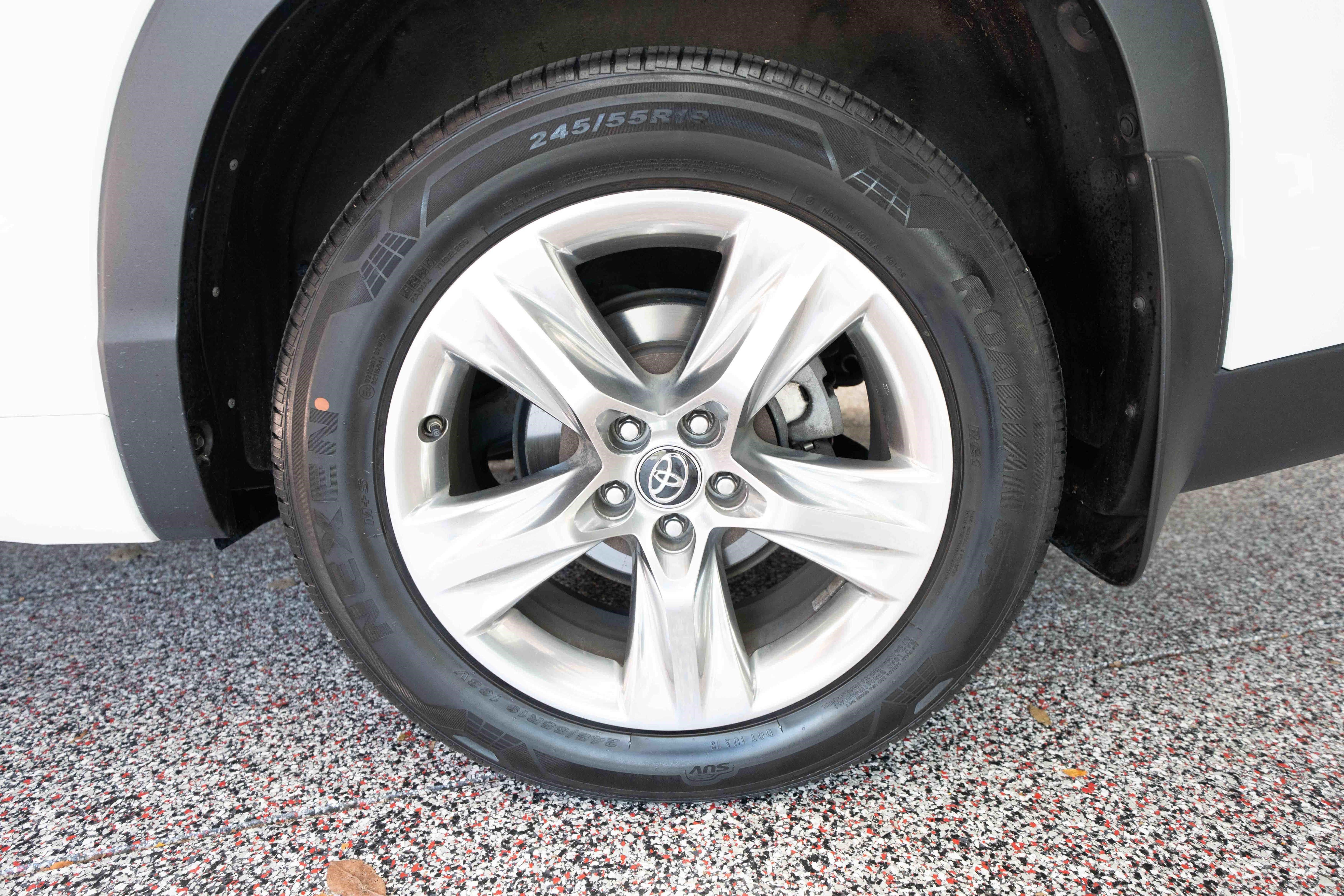 Used 2018 Toyota Highlander Limited AWD/4WD image 30