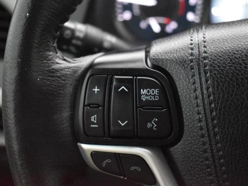 Used 2020 Toyota Sienna XLE image 22