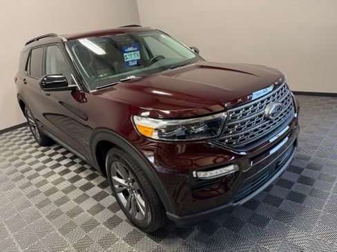 Used 2023 Ford Explorer XLT w/ Equipment Group 202A AWD/4WD image 2