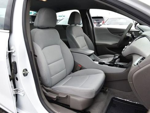 Used 2022 Chevrolet Malibu LT FWD image 18