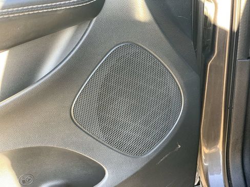 Used 2018 Dodge Grand Caravan SE FWD image 22